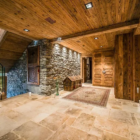 Chalet Luxury Chalet With Pool *